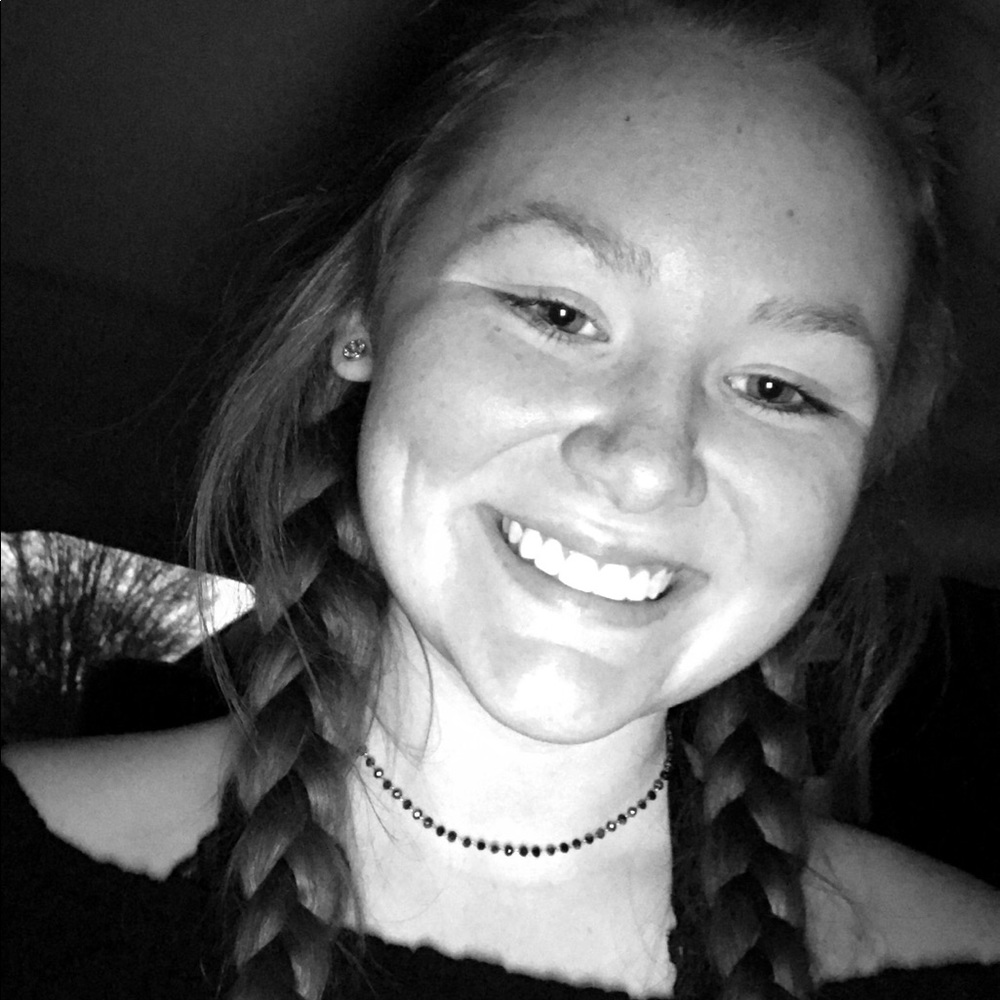 Meet your Posher, Abigail